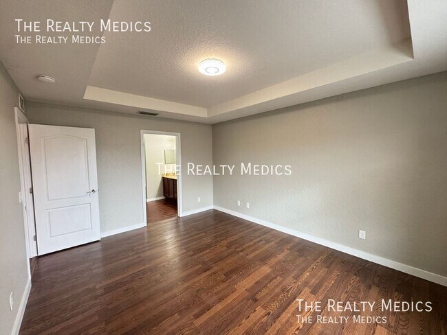 Building Photo - 120 Captain Hook Way