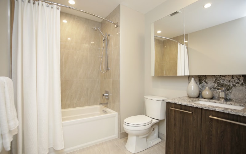 Building Photo - 729 N Hudson Ave