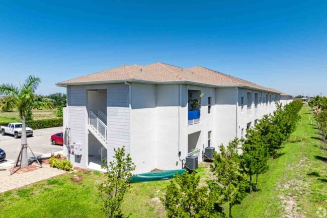 Building Photo - 3221-3409 SW 8th Pl