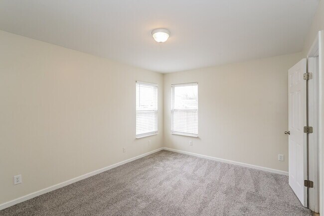 Building Photo - 2151 Erin Ln