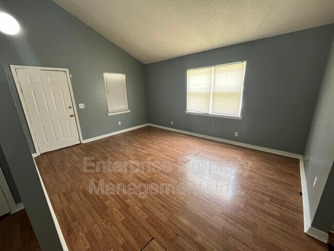 Building Photo - 401 N Manassas St