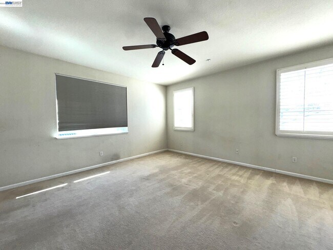 Building Photo - 1669 Marina Way