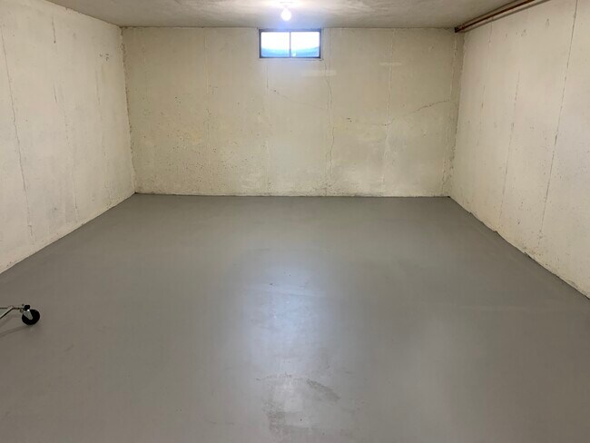 Building Photo - 145 Emerson Gardens Rd