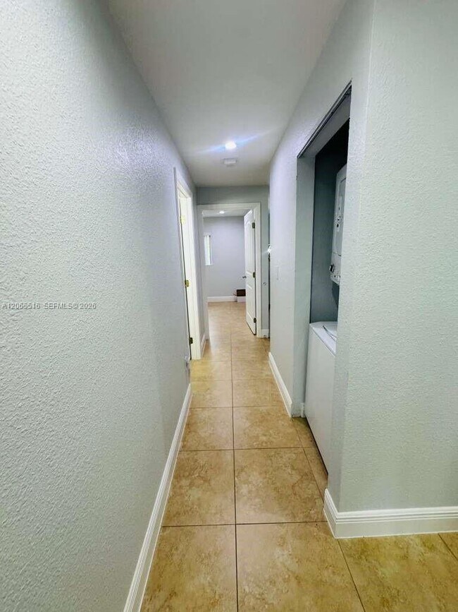 Building Photo - 8270 SW 149th Ct