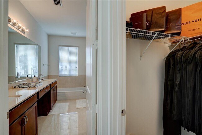 Building Photo - 1451 Pioneer Way