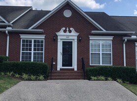 Building Photo - 160 Saint James Pl