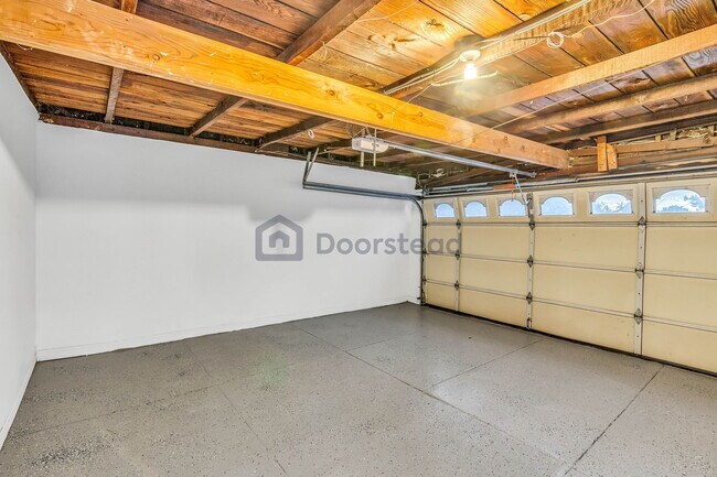 Building Photo - 603 S Mansfield Ave