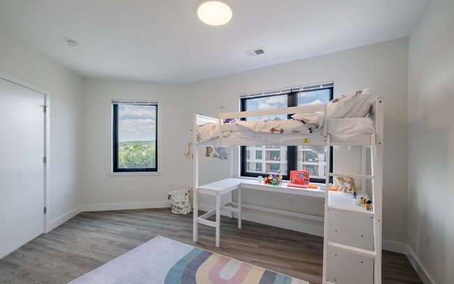 Primary Photo - 72 S Essex Ave