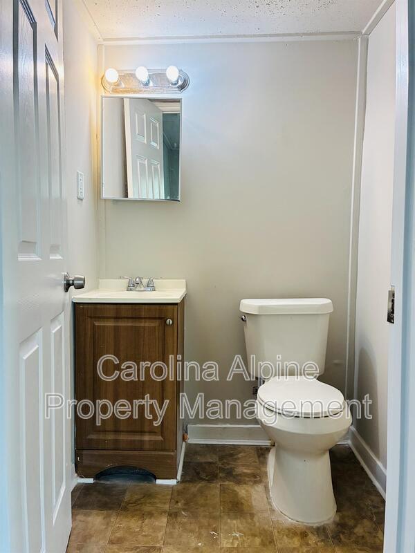 Building Photo - 1110 W Sykes St