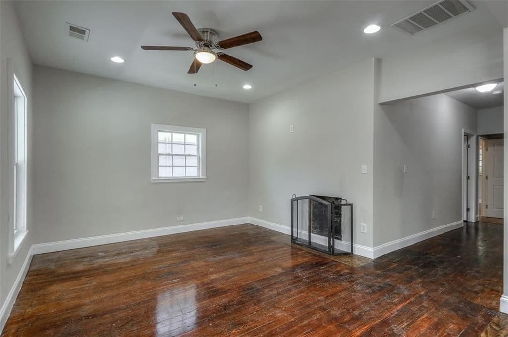 Building Photo - 679 Jones Ave NW