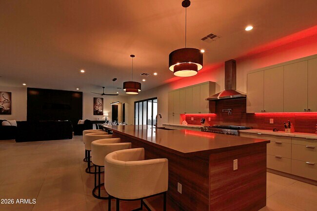 Building Photo - 6401 E Larkspur Dr