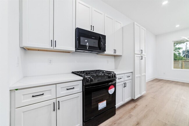 Building Photo - 8106 Talton St
