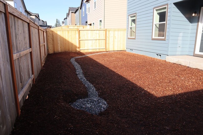 Building Photo - LIKE NEW Spacious 2 Story Home on Corner Lot - Kemper Grove / Ridgefield, WA