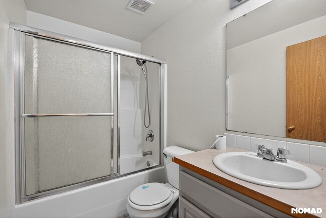 Building Photo - Charming 3BR Townhome in Lacey