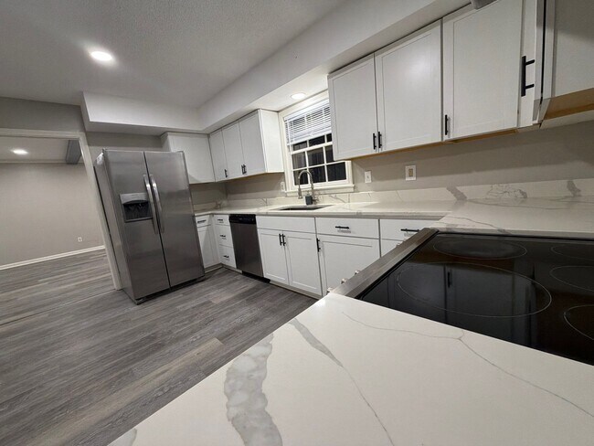 Building Photo - 4019 Piedmont Dr SE