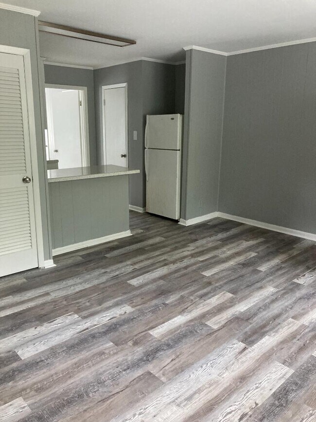 Building Photo - 130 Tucker Rd