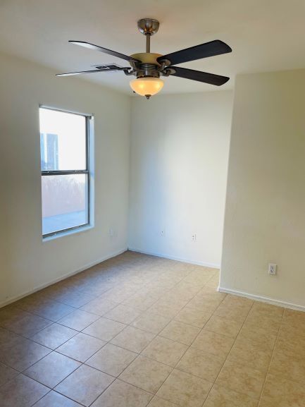 Building Photo - House For Rent
