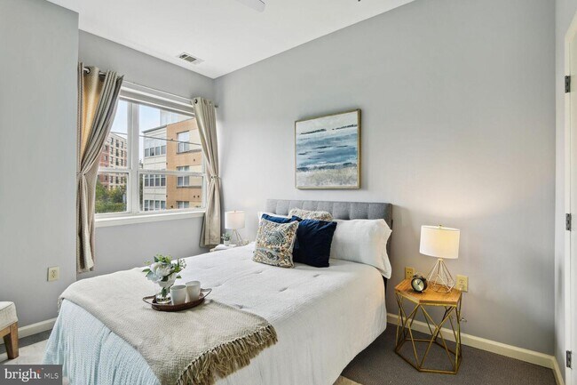 Building Photo - 1201 East-West Hwy