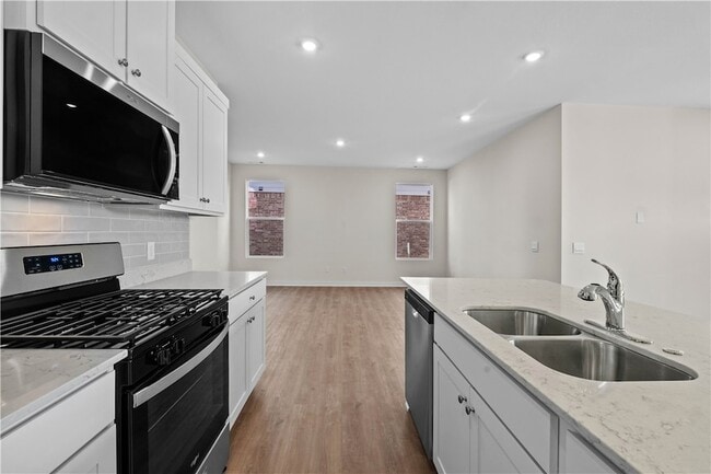 Building Photo - 4682 W Aurora St