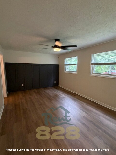 Building Photo - 609 Pineland Rd