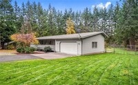 Building Photo - Immaculately maintained rambler in Sammamish with huge yard!!
