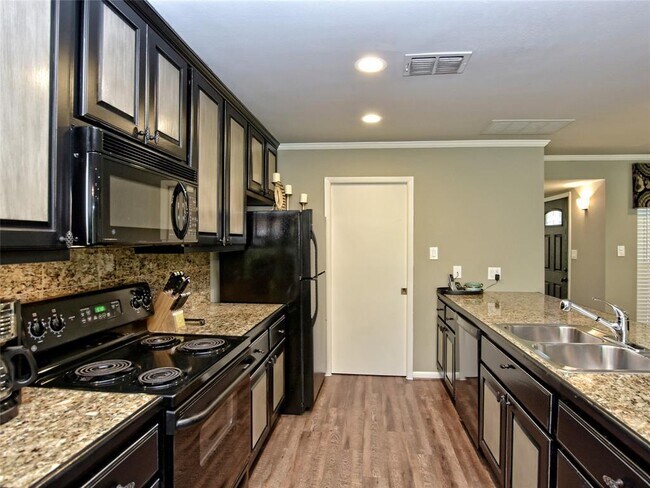 Building Photo - 222 Lido St