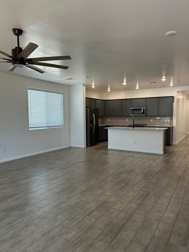 Building Photo - Single story 4bedroom home in North Copper Canyon