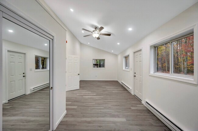 Building Photo - 752 Toll Rd