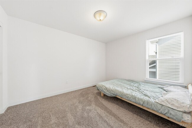 Building Photo - 106 Sommerset Ct