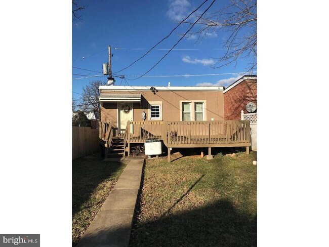 Building Photo - 555 Chestnut St