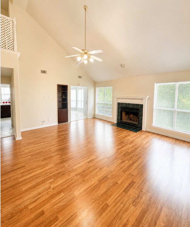 Building Photo - AVAILABLE MAY 18; APPLY ON OUR WEBSITE TODAY!!