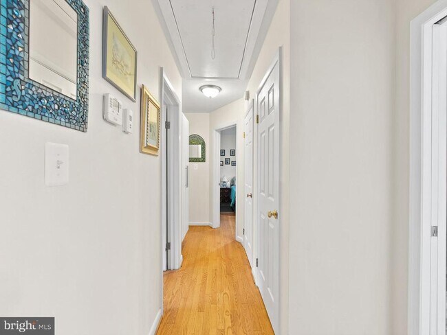 Building Photo - 9541 Bel Glade St