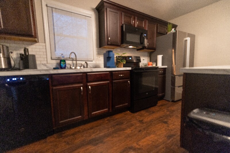 Building Photo - 4136 Village Dr