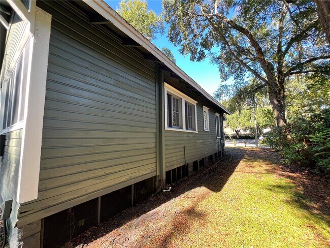 Building Photo - 412 Briercliff Dr