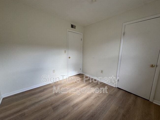 Building Photo - 227 Wakefield Rd