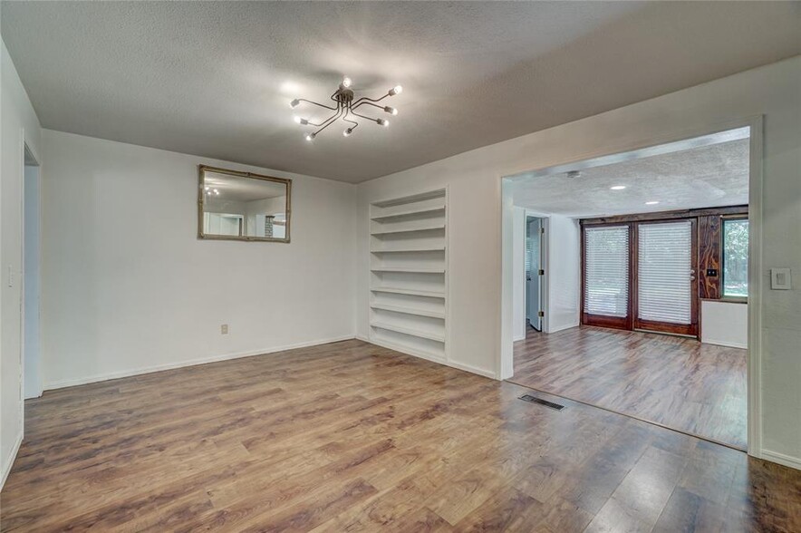 Building Photo - 1124 Merrymen Grn