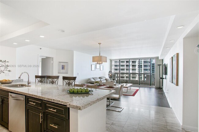 Building Photo - 1717 N Bayshore Dr