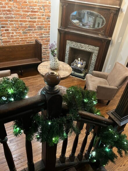 1st floor parlor - 17 U St NW
