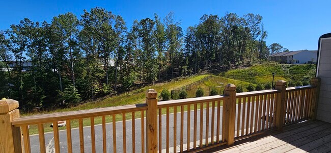 Building Photo - 1240 Ainsworth Alley