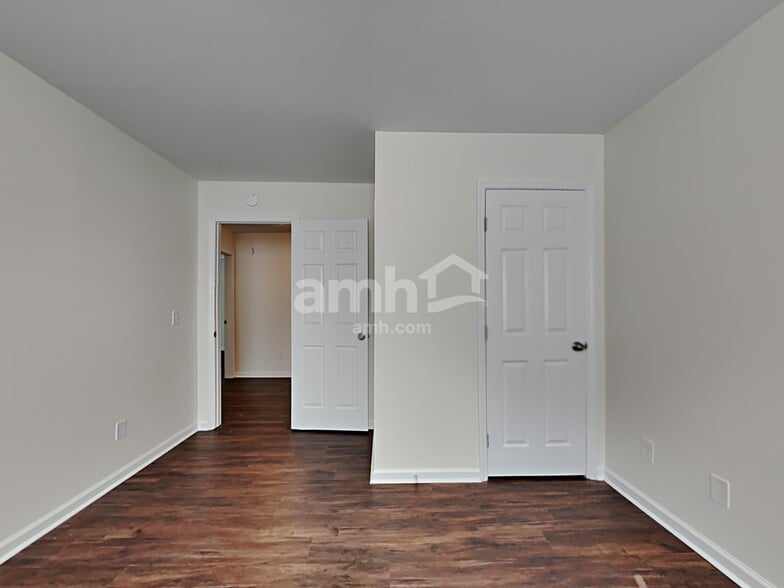 Building Photo - 138 Waverly Way