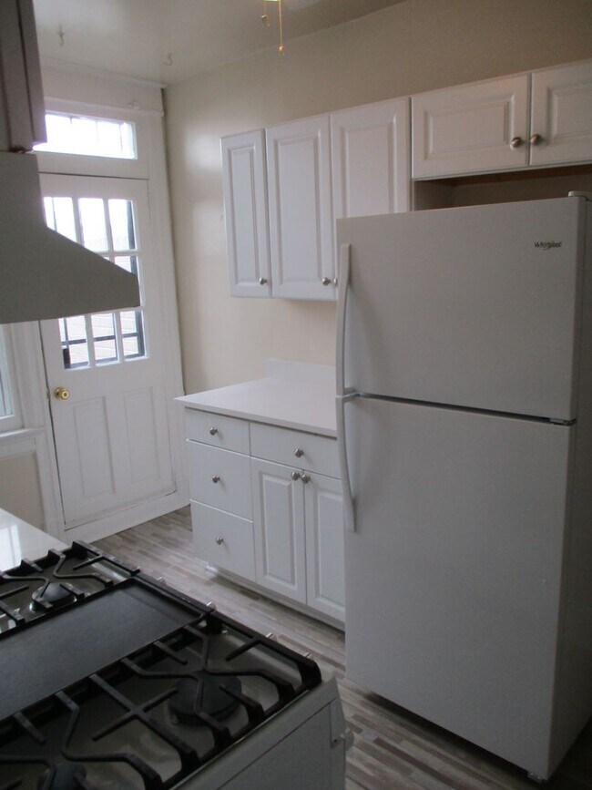 Building Photo - Charming Georgetown Townhouse on a quiet street