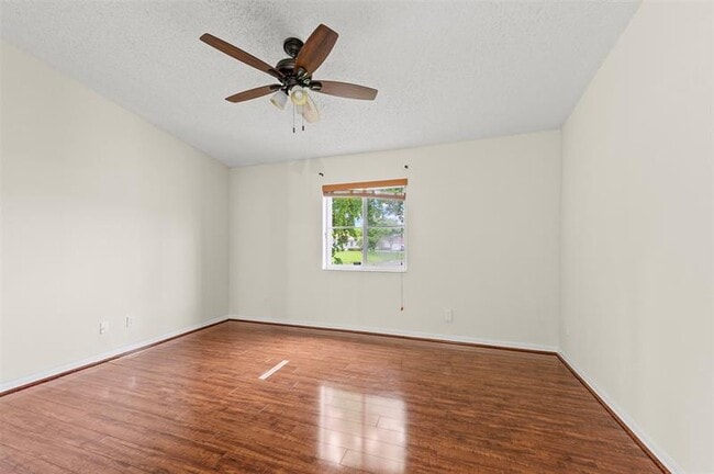 Building Photo - 11424 SW 17th Ct