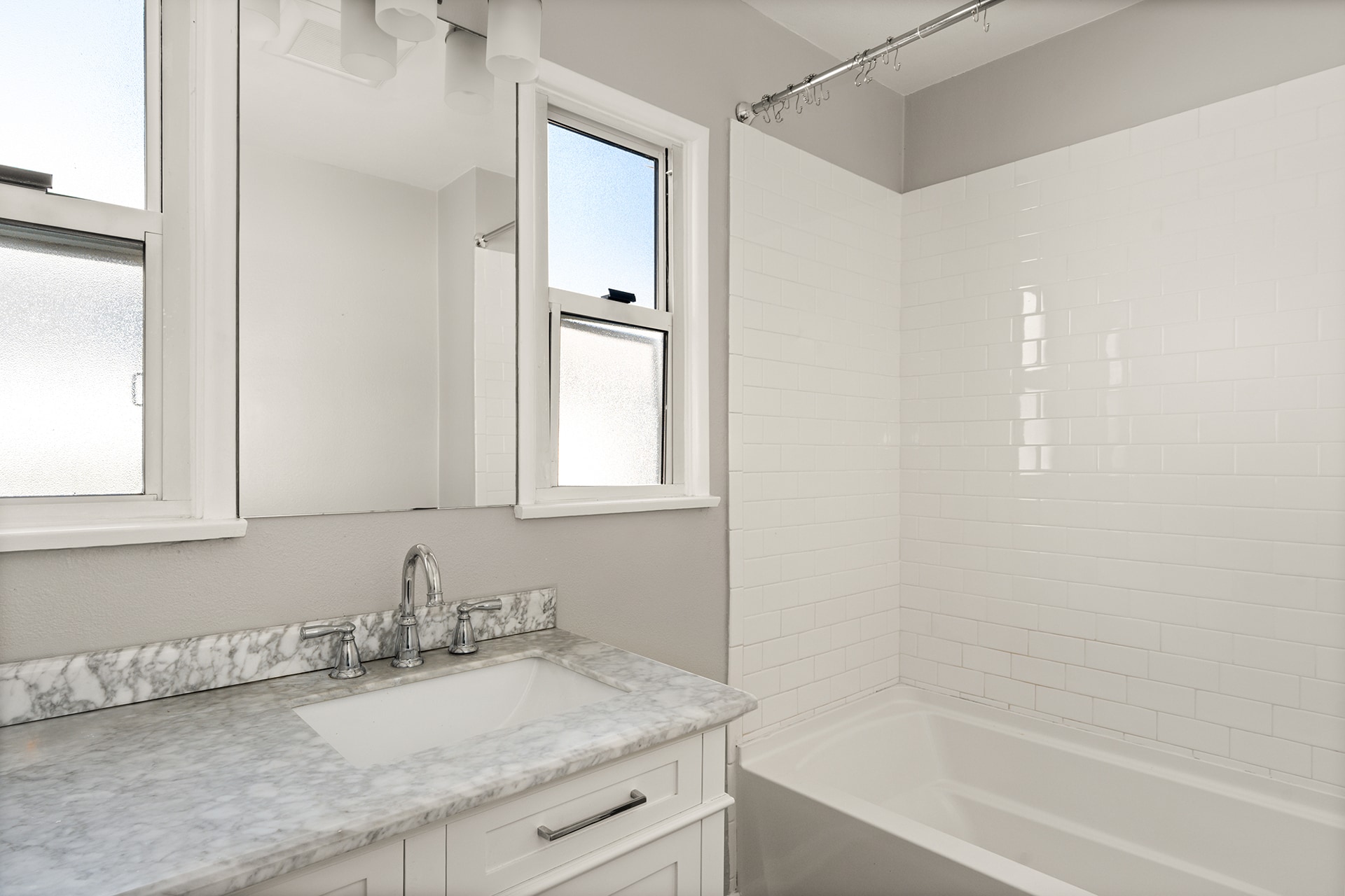 Building Photo - 5840 Allott Ave