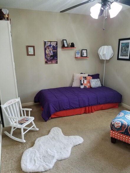 Bedroom #2. Since, repainted to match rest of the house. - 2016 Lakemeadow Dr