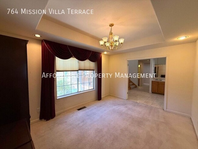 Building Photo - 764 Mission Villa Terrace