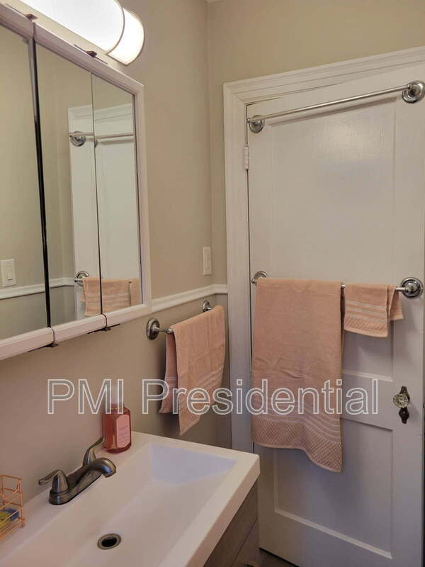 Building Photo - 7346 Edgeworth Rd