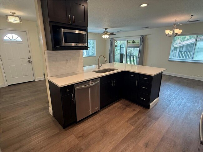 Building Photo - 514 Longfellow Ct