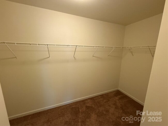 Building Photo - 9010 Harwood Knoll Dr