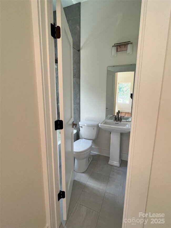 Building Photo - 1608 Julia Maulden Pl