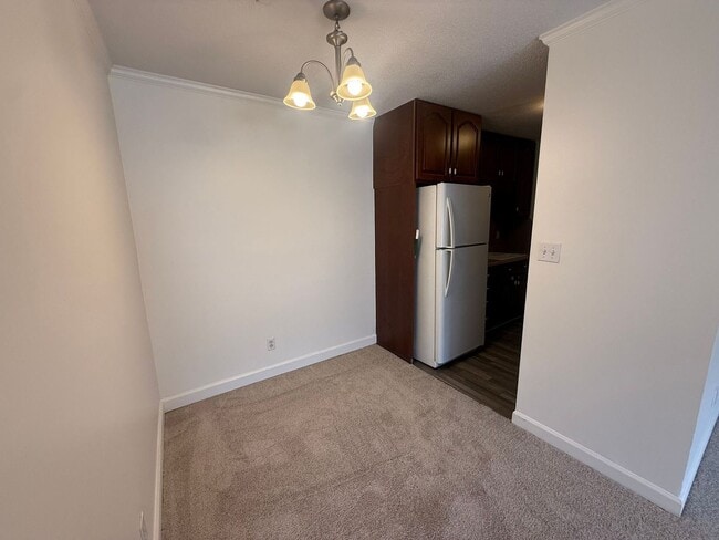 Building Photo - 1110 Chandler Dr